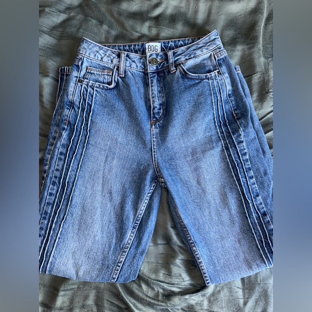 BDG Urban Outfitters Pintuck Side Seam Mom Jeans 26 Waist